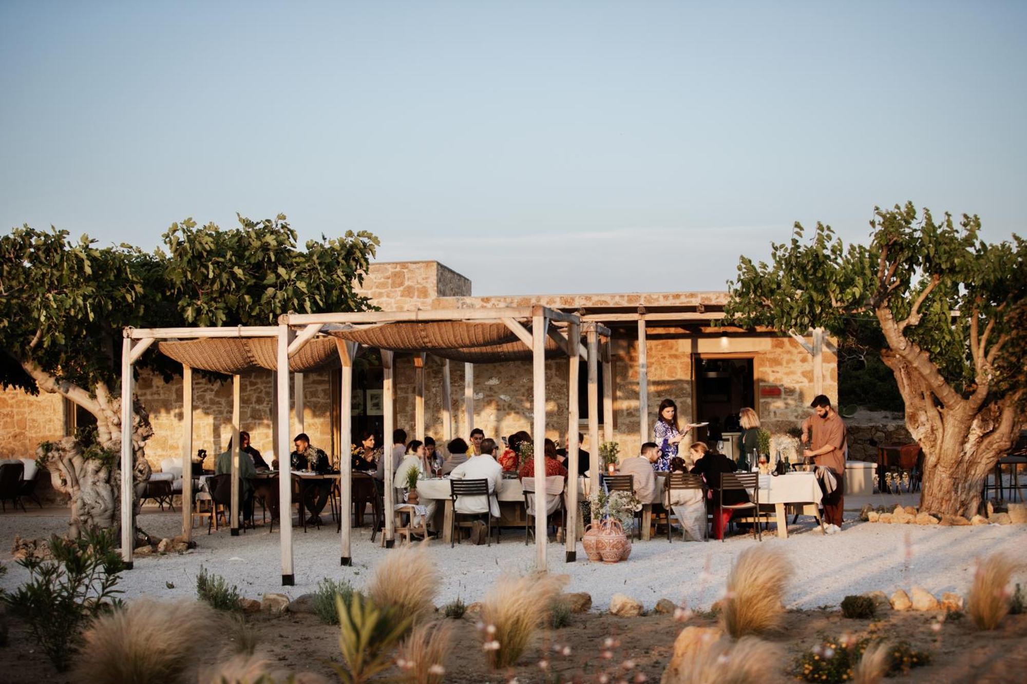 Alero Seaside Skyros Resort Exterior foto